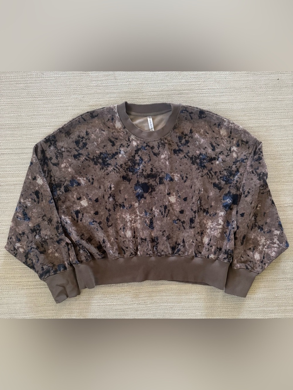 Fabletics Year Round Terry crew neck twill dye camo sweatshirt women’s size S